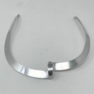 Choker Adjustable open-end Silver center detail