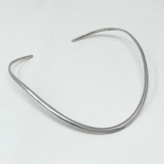 Silver Sleek Scoop Choker