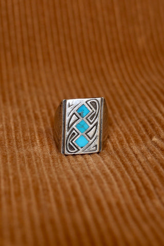 Vintage sterling silver ring with turquoise