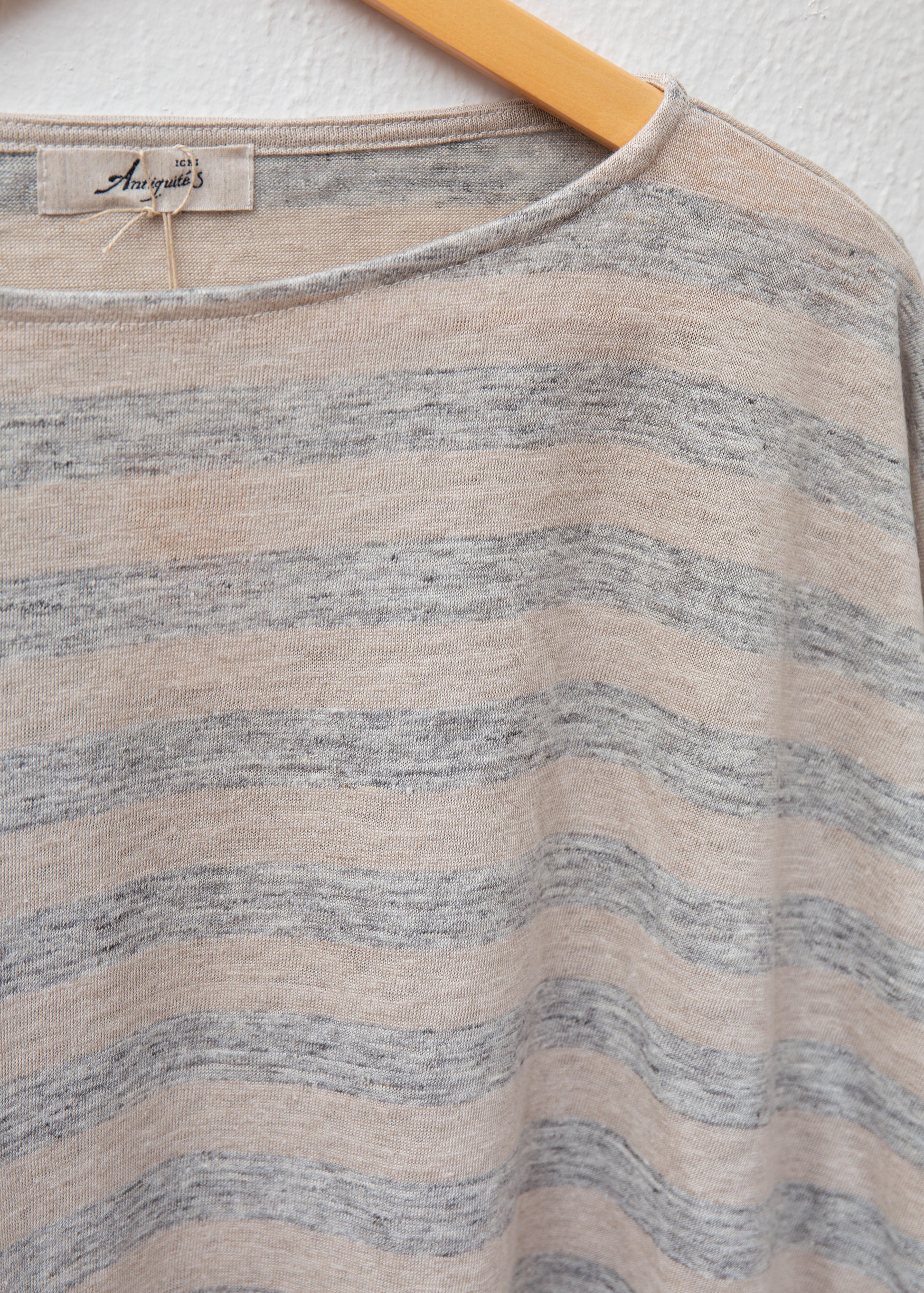 Close up of linen pullover natural/gray fabric